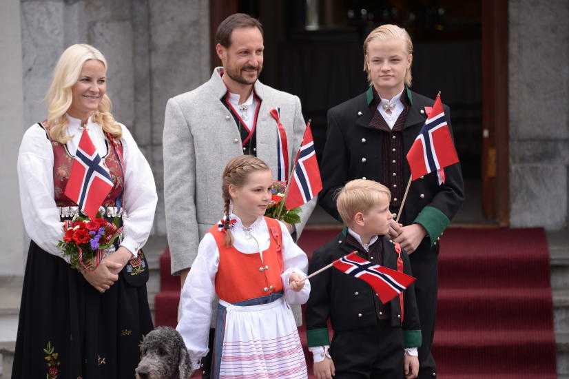 Знаменитые люди дании. Мариус борг Хёйби. Шведы норвежцы датчане. Финны датчане исландцы.