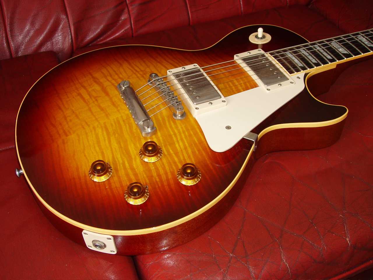 Epiphone les paul standard vs. studio vs. custom guitar review - spinditty